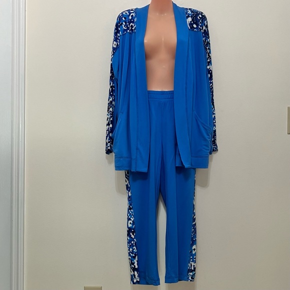 Isaac Mizrahi Live! Soho French Terry Slim Straight Crop Pants - Picture 4 of 9